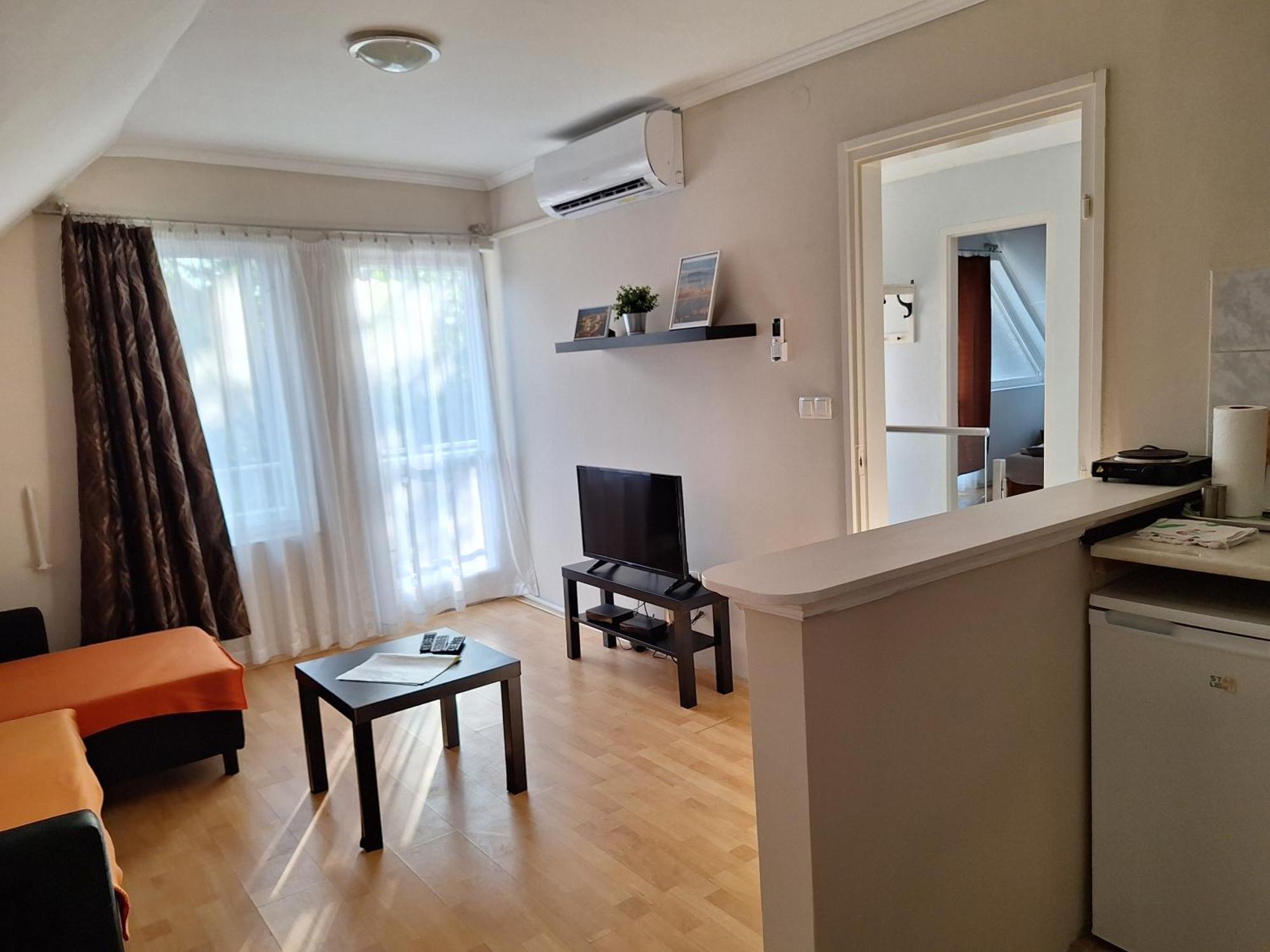 Margareta Apartman - Балатонлелле Экстерьер фото